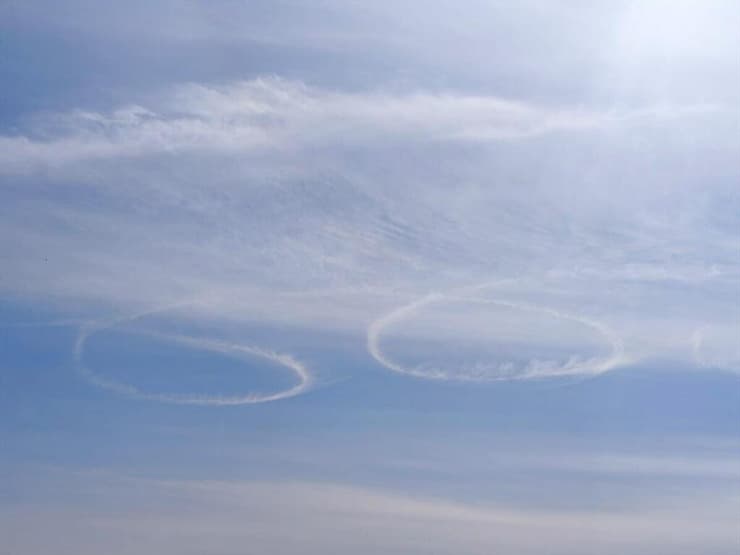 סמל החטופים בשמי עוטף עזה מעל דורון