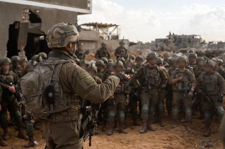 לוחמי כפיר בעזה שפניהם הוסתרו, בשבוע שעבר. תמונות מהשטח ידרשו כעת אישור חריג (צילום: דובר צה"ל ) תיעוד של כוחות חטיבת כפיר במבצע בשכונת הקצינים בצפון רצועת עזה בה התבצרו מפקדי ארגון הטרור חמאס