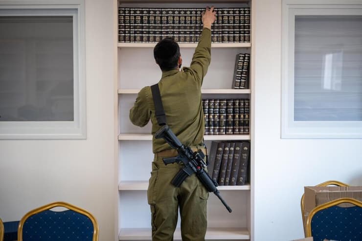 תיעוד מההכנות של צה"ל לגיוס החרדים לחטיבת החשמונאים במחנה ״תבץ״