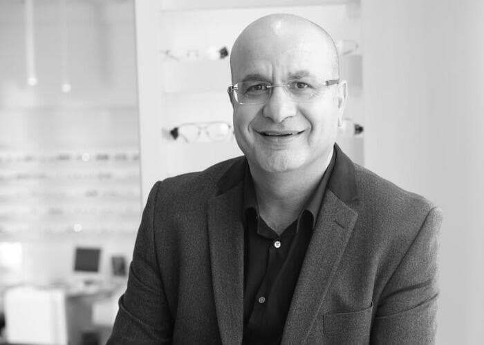 עבדאללה יזבק, אופטומטריסט מומחה, מרכז 'צייס ויז'ן סנטר חיפה' (עדו לביא) עבדאללה יזבק, אופטימפטריסט