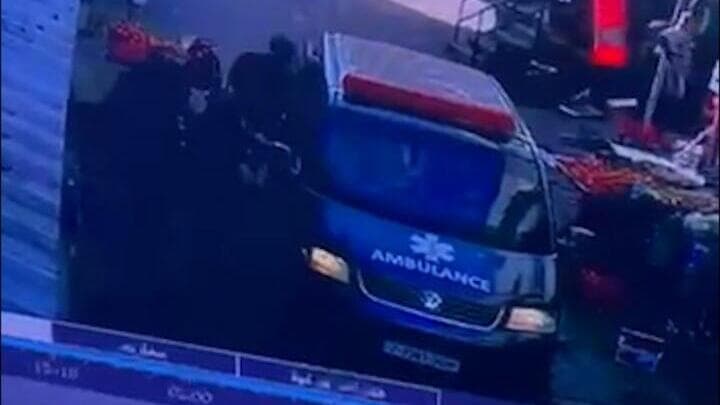 תיעוד: מסתערבים יורדים מאמבולנס במחנה בלאטה בשכם