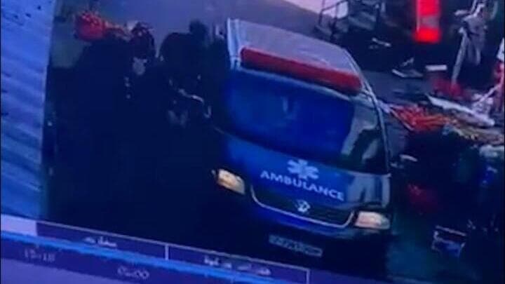 תיעוד: מסתערבים יורדים מאמבולנס במחנה בלאטה בשכם