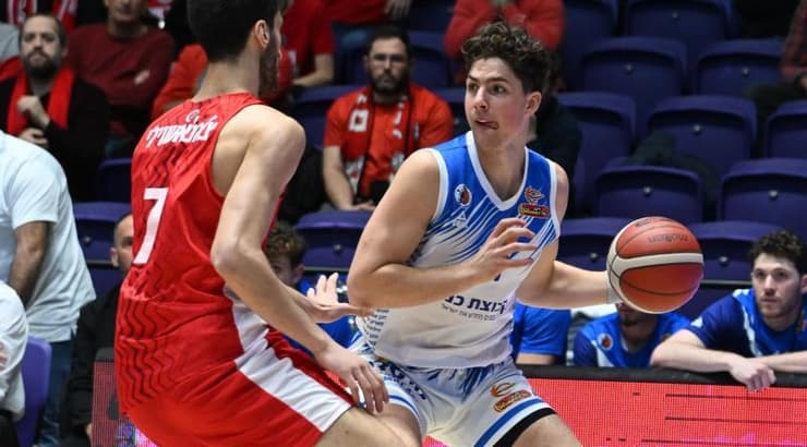 אדם אריאל מול גבי צ'אצ'אשווילי