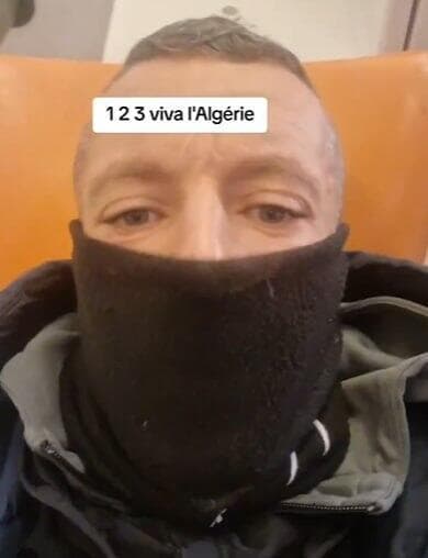 הסרטון שפורסם בחשבון Laksas06. "אנחנו חיילים רדומים" צרפת משפיען טיקטוק אלג'יראי Laksas06 אומר "אנחנו החיילים הרדומים"