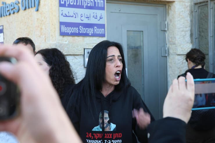 עינב צנגאוקר בכנסת (צילום: עמית שאבי) עינב צנגאוקר מסורבת כניסה לכנסת