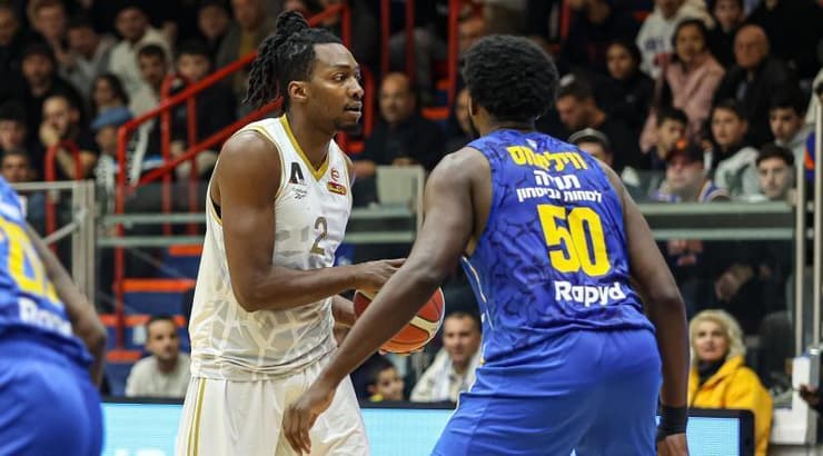 טרביון וויליאמס מול ג'סטין מאטס (לילך וויס-רוזנברג) טרביון וויליאמס מול ג'סטין מאטס