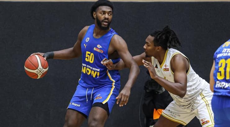 טרביון וויליאמס מול ג'סטין מאטס (לילך וויס-רוזנברג) טרביון וויליאמס מול ג'סטין מאטס