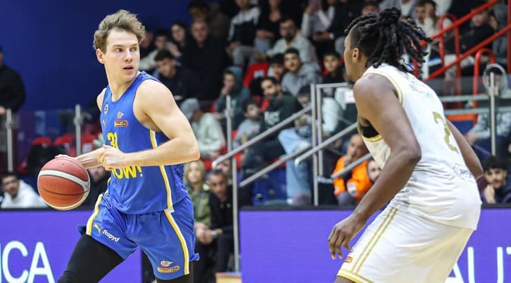 רוקאס יוקובאיטיס מול ג'סטין מאטס (לילך וויס-רוזנברג) רוקאס יוקובאיטיס מול ג'סטין מאטס