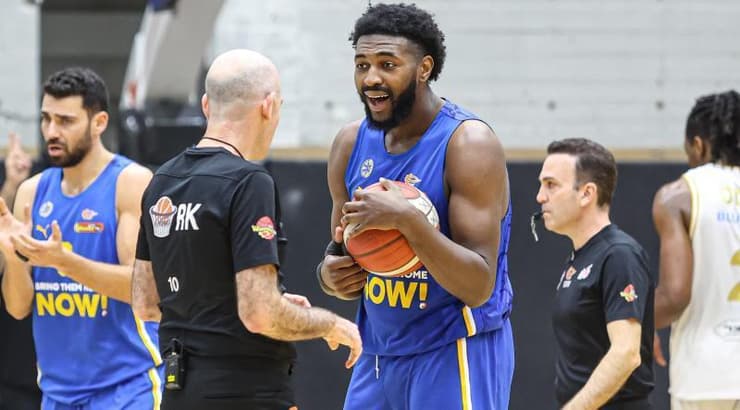 טרביון וויליאמס עם השופט (לילך וויס-רוזנברג) טרביון וויליאמס עם השופט