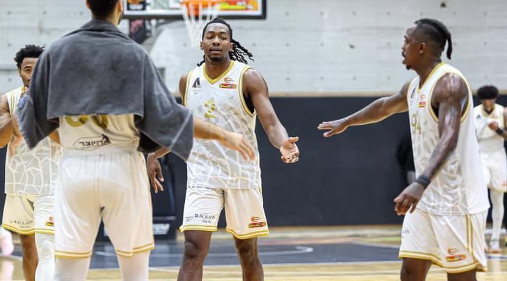 ג'ייקובן בראון, ג'סטין מאטס ונועם אביבי (לילך וויס-רוזנברג) ג'ייקובן בראון, ג'סטין מאטס ונועם אביבי