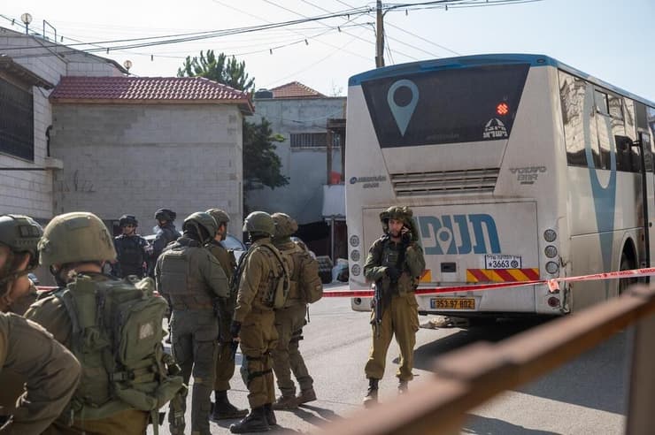 כוחות צה"ל בזירת הפיגוע סמוך לאל פונדוק