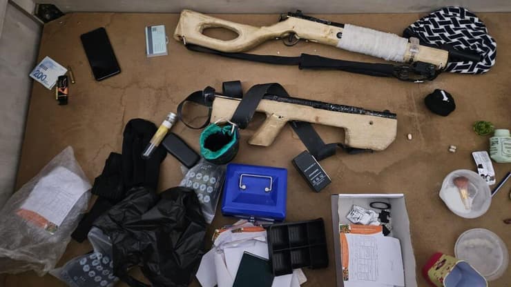 כלי נשק ומטענים שהוחרמו על-ידי צה"ל במבצע (צילום: דובר צה"ל) פעילות כוחות ביטחון בחטיבת הבקעה והעמקים - כלי נשק ומטענים שהוחרמו