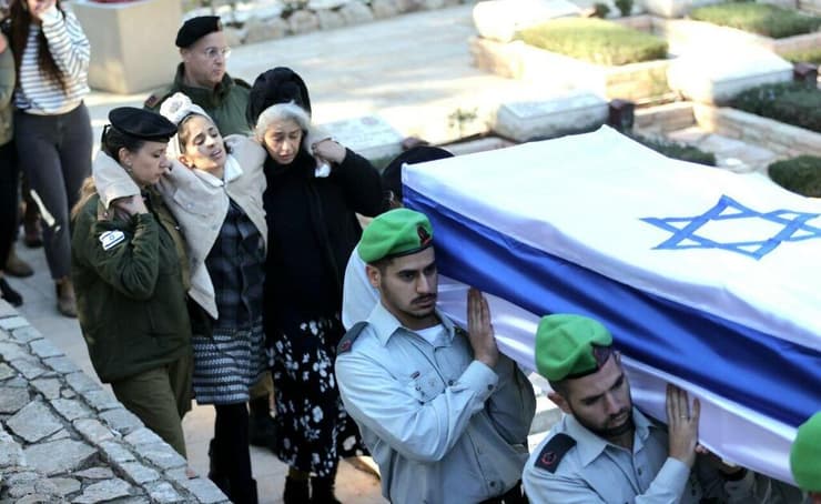 צילום: אלכס קולומויסקי הלוויתו של רס"ן דביר ציון רווח ז"ל בבית העלמין הצבאי הר הרצל