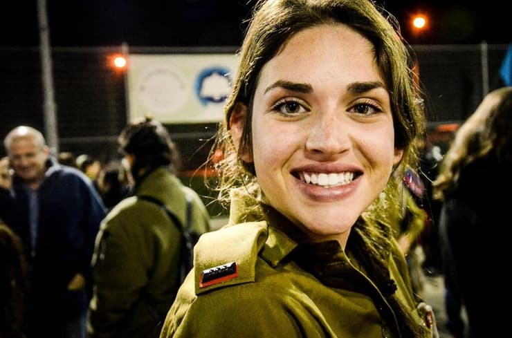 קיילה בזמן שירותה הצבאי