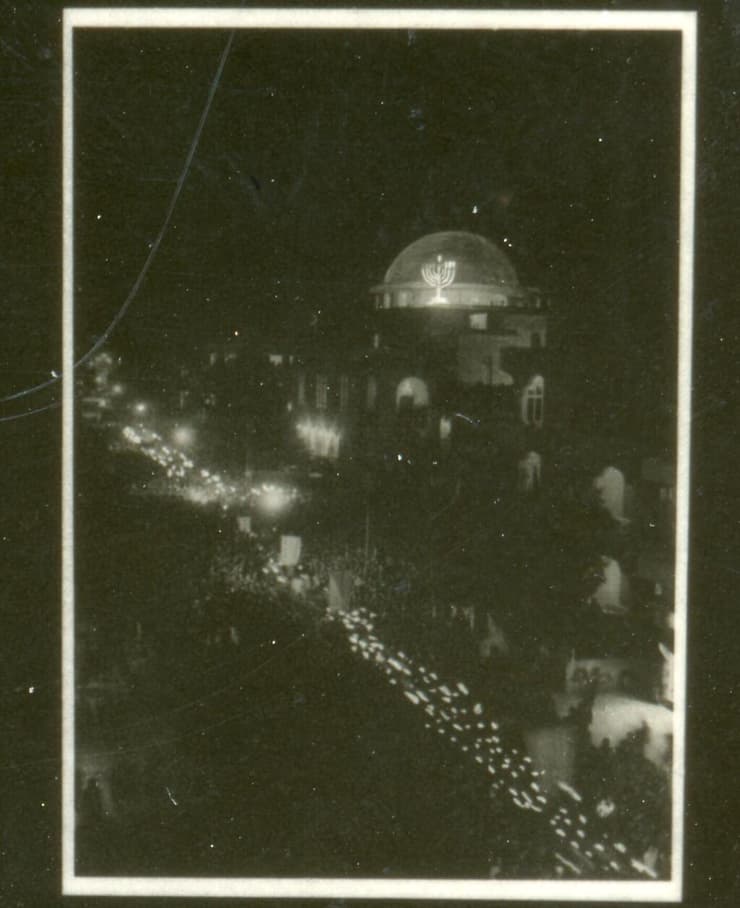 מתוך ארכיון הצילומים של קק"ל (צילום: אוספי הארכיון הציוני המרכזי, ארכיון הלשכה הראשית של קק"ל, ירושלים) מתוך ארכיון הצילומים של קק"ל