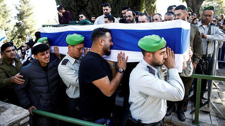 הלווייתו של סרן איתן ישראל שכנזי בית העלמין הצבאי שבחצור הגלילית