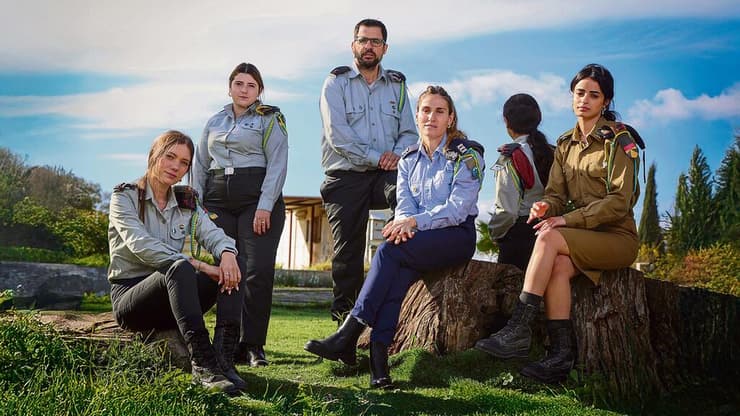 סגן נועם שרף (מימין), סגן ר', סרן לשם שיף־אדרי, רס"ן אבישי כהן, סגן שירה דגן וסרן שירה פיל