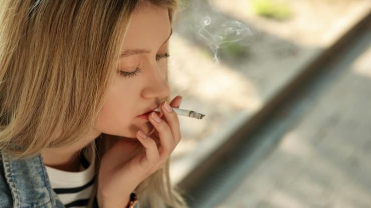 עישון סיגריה