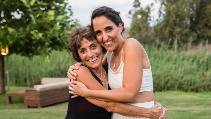 "אני לא ישנה בלילות". נעם ואמה חוה, שנרצחה בבית של פסי בבארי חוה בן עמי ז"ל ובתה נעם