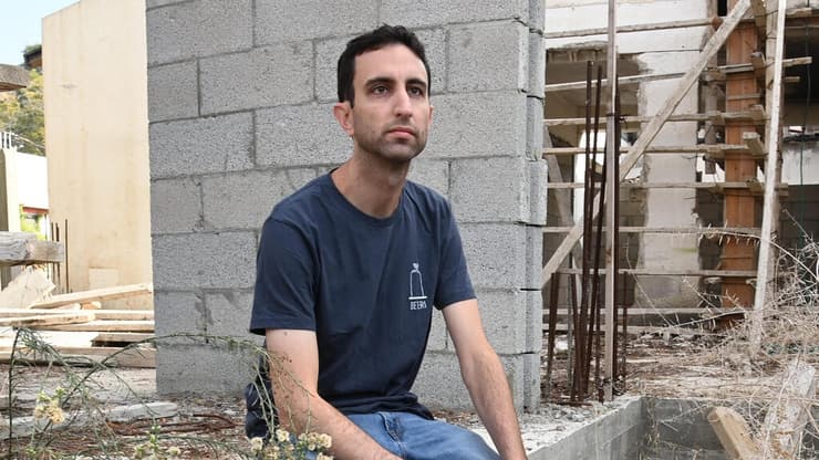 "לא הספקתי לספר לו שזוגתי בהיריון". דותן נווה (צילום: הרצל יוסף ) דותן נווה, בנו של מרדכי ז"ל נרצח בשבעה באוקטובר בקיבוץ בארי