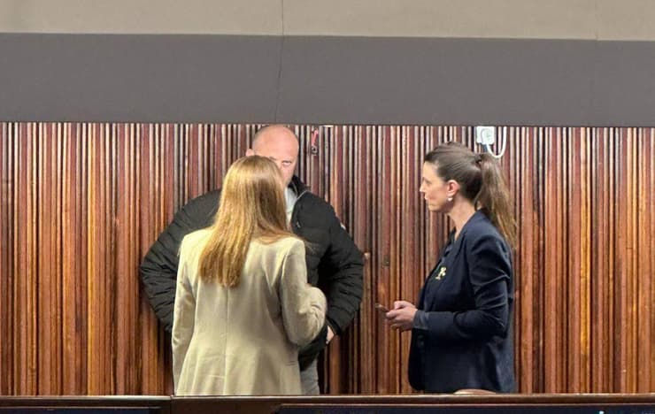 יצחק קרוייזר, אפרת רייטן ומירב בן ארי בתיאומי אופוזיציה