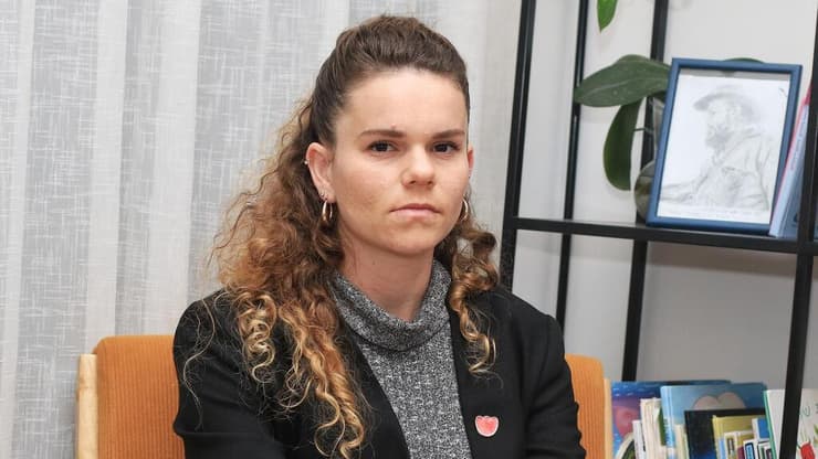 "השתחררתי מבית החולים עם תינוקת, וקברתי את אמי אחרי 5 שעות". ליאורה בן צור (צילום: מאיר אבן חיים ) ליאורה בן צור, שאימה מרסל טליה נרצחה בקיבוץ עין השלושה בשבעה באוקטובר