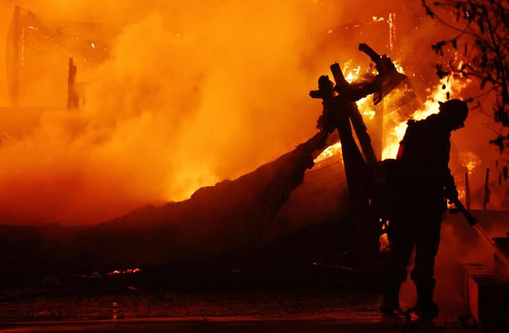 השריפות שמשתוללות בקליפורניה