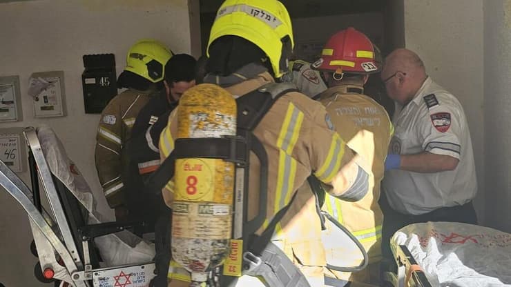 צילום: כבאות והצלה חוף שריפה במבנה בקריית אתא