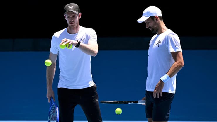 שיתוף פעולה קצר. ג'וקוביץ' ומארי (צילום: William WEST / AFP) ג'וקוביץ' ומארי