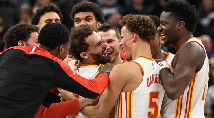 שחקני אטלנטה עם יאנג (האתר הרשמי של אטלטה) שחקני אטלנטה עם יאנג