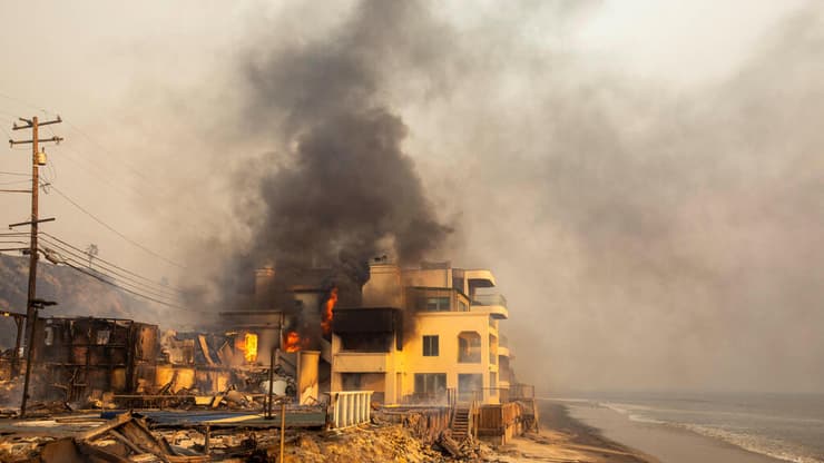 השריפה בשכונת פסיפיק פליסיידס, לוס אנג'לס