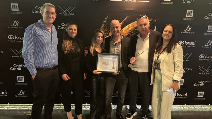 אות המצוינות העסקית של 100 DUNS