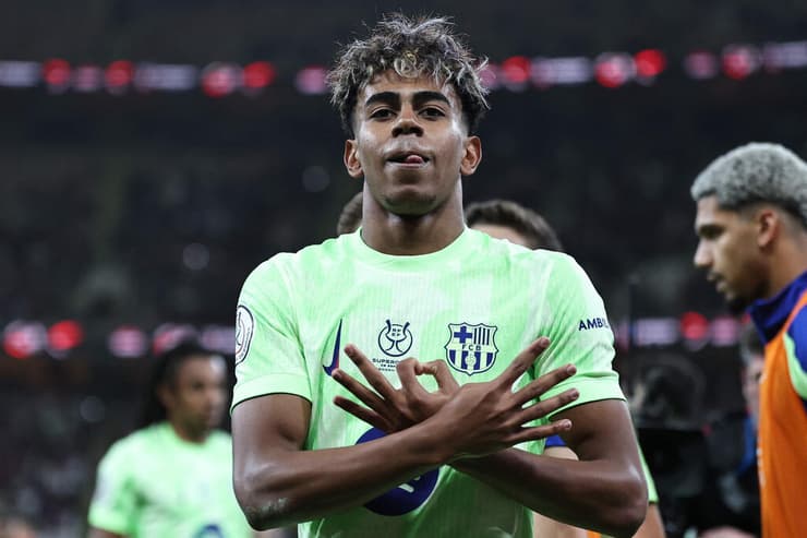 אישר שהוא נשאר. לאמין ימאל (צילום: FADEL SENNA / AFP) לאמין ימאל