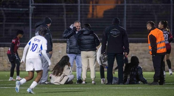 אירוע ביזארי במיוחד (אורן בן חקון, one) אירוע ביזארי במיוחד