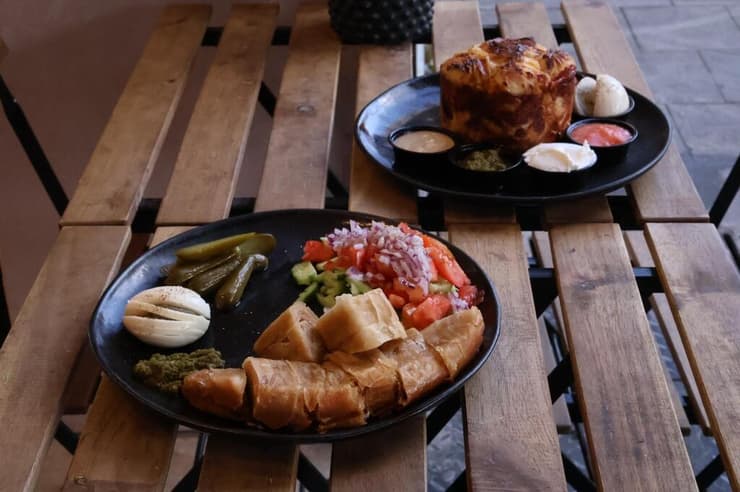 טוויסט תימני. ג'וני קובנה