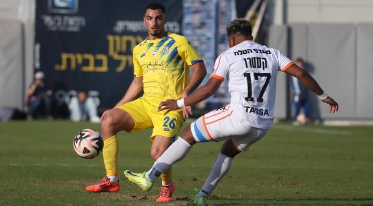 עומר קורסיה מול יאיר קסטרו