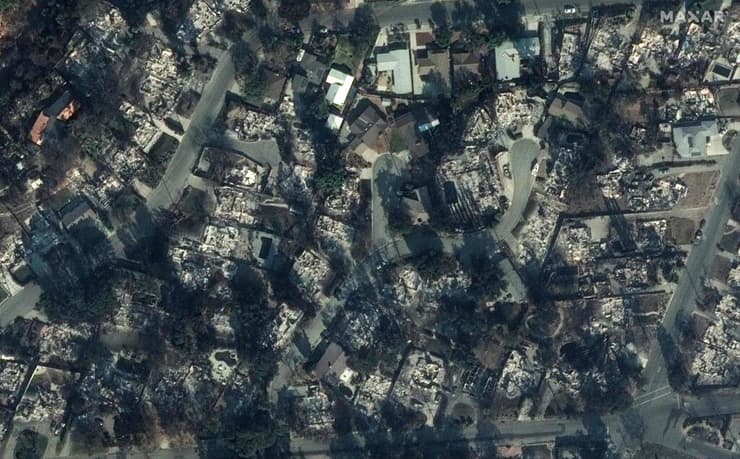 וכך נראה ההרס מהאוויר (צילום: SATELLITE IMAGE ©2025 MAXAR TECHNOLOGIES / AFP) תצלום אווירי של ההרס בעקבות גל השריפות בלוס אנג'לס