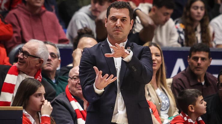 ניצחון חשוב. אלון (צילום: עוז מועלם) מאמן הפועל ירושלים יונתן אלון