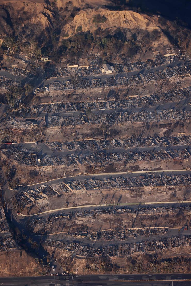 צילום: David Swanson / AFP תצלום אווירי של ההרס בעקבות גל השריפות בלוס אנג'לס