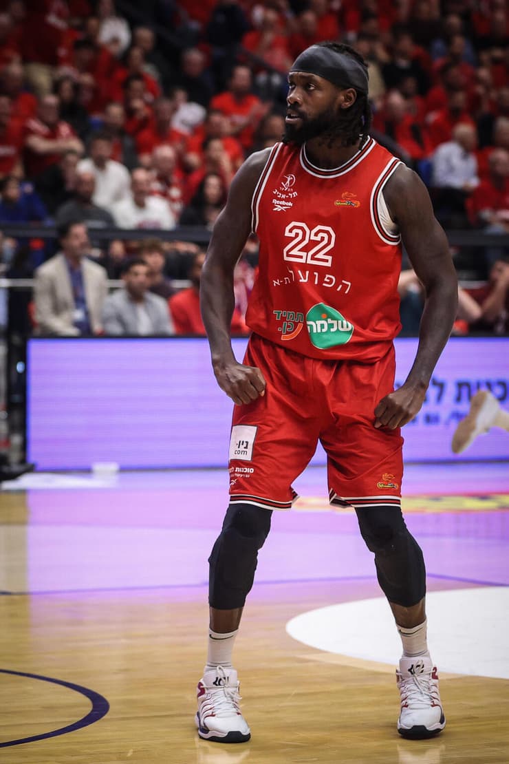 פטריק בברלי (צילום: עוז מועלם) שחקן הפועל ת"א פטריק בברלי