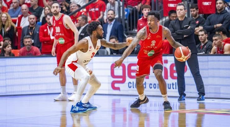 אנטוניו בלייקני מול קאדין קרינגטון (רועי כפיר) אנטוניו בלייקני מול קאדין קרינגטון