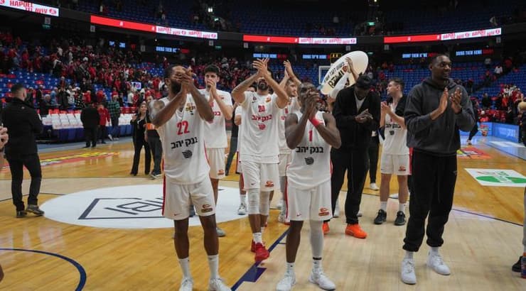 שחקני הפועל ירושלים חוגגים (רועי כפיר) שחקני הפועל ירושלים חוגגים