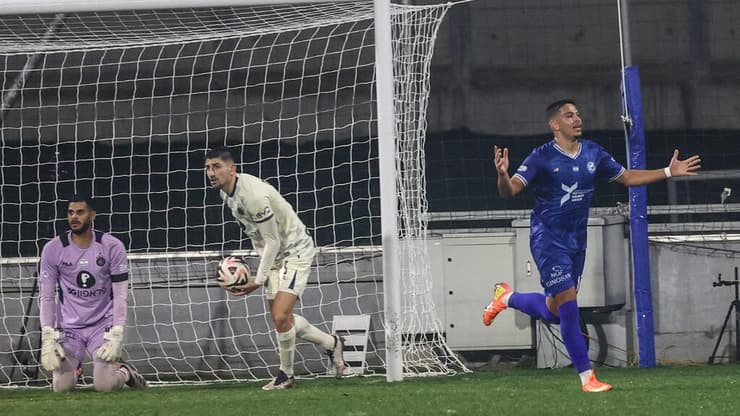 שחקן עירוני טבריה הארון שפסו (צילום: עוז מועלם) שחקן עירוני טבריה הארון שפסו