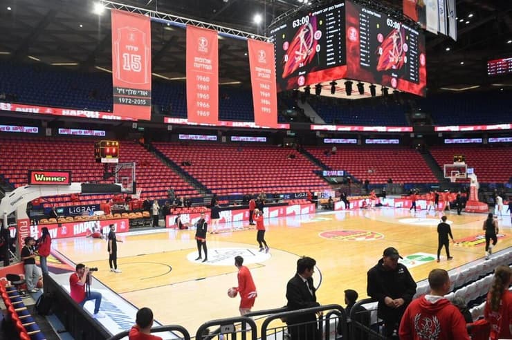 הפועל ת"א בהיכל מנורה-מבטחים