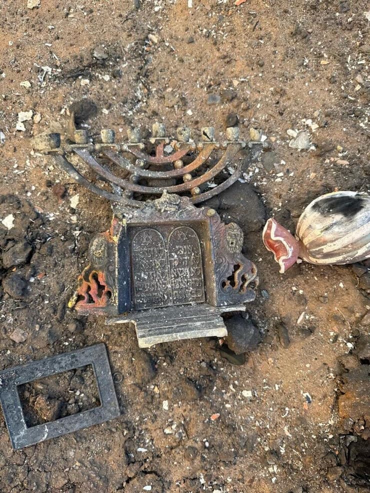 החנוכייה שרדה את השריפה