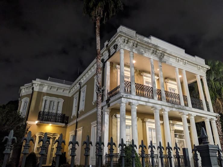 בית בשדרת אספלנד (צילום: אמיר בוגן) בית בשדרת אספלנד