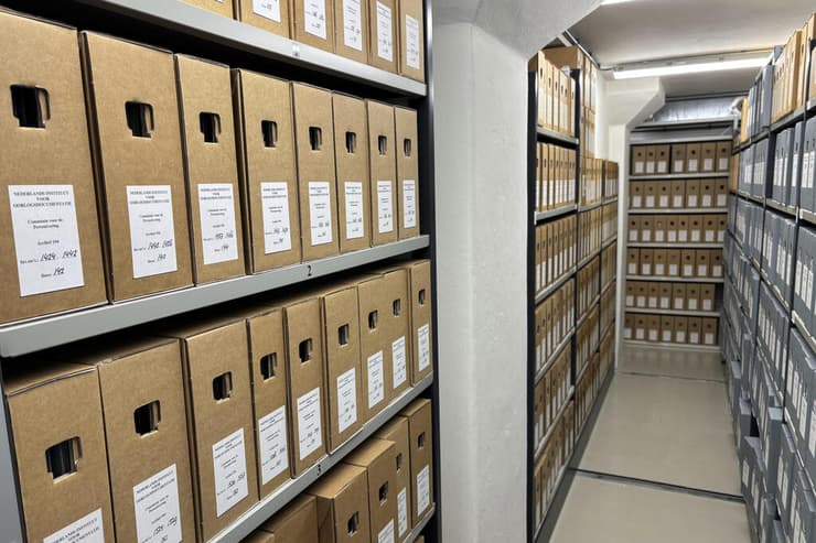 ביקוש רב לעיון בתיקים שהותרו לפרסום (צילום: AP Photo / Aleks Furtula) ביקוש רב לעיון בתיקים שהותרו לפרסום