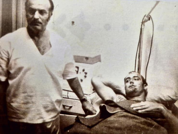 נח בשבי בבית החולים בדמשק. "שולי ראתה תמונה שלי בעיתון, וידעה שאני חי" (צילום: מהאלבום הפרטי) yk14221519