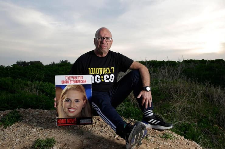 רוני שטיינברכר, אביה של דורון החטופה בעזה