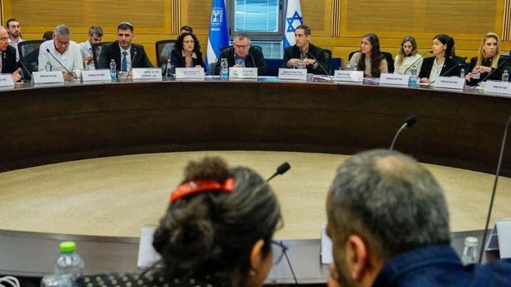 מנסים להשתלט פוליטית על רגולטור שאמור להיות עצמאי? מתוך ועדת הכלכלה - הצעת חוק הרשות השנייה לטלוויזיה ורדיו (צילום: שלו שלום) ועדת הכלכלה - הצעת חוק הרשות השנייה לטלוויזיה ורדיו
